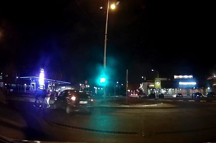 В Старом Осколе разыскивают водителя, сбившего пешехода и скрывшегося с места ДТП