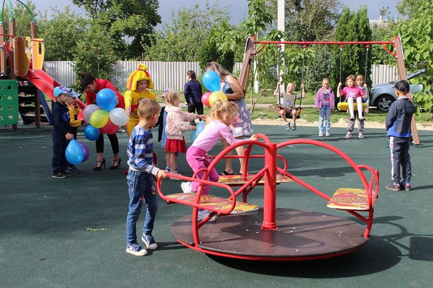 В Белгородской области при поддержке фонда «Поколение» открылась ещё одна детская площадка