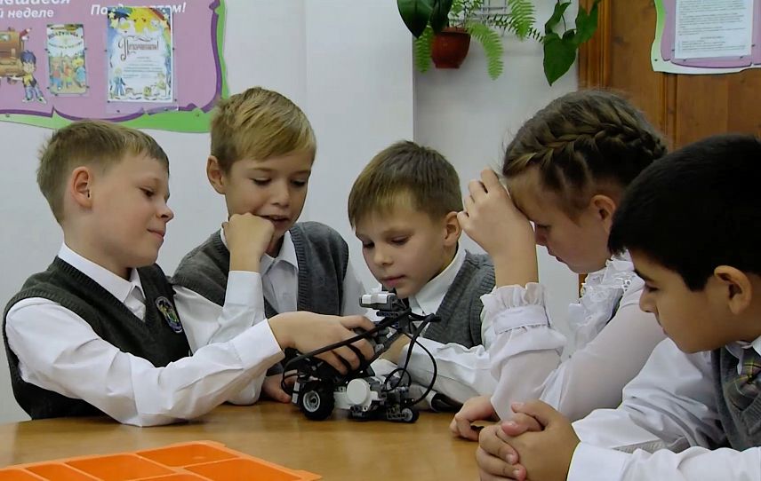 Оскольские младшеклассники изучают робототехнику