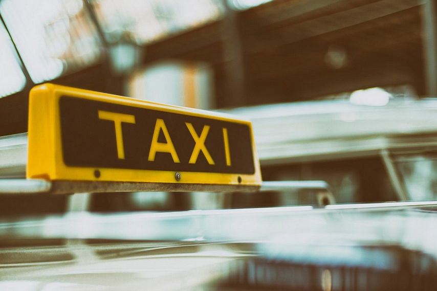 Власти Старого Оскола объяснили миллионные расходы на такси