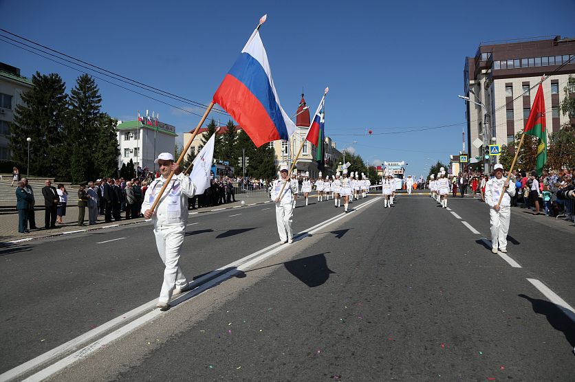 С днем города старый оскол. Старый оскол площадь города. С днем города старый оскол. День города старый оскол 2022. Старый оскол приколы.