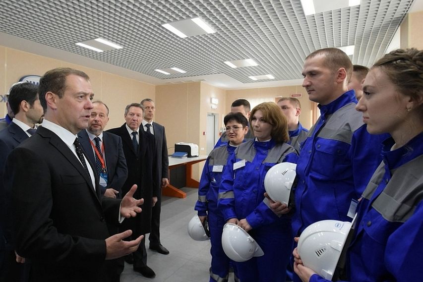 Визит Дмитрия Медведева в Старый Оскол: что осталось за кадром?