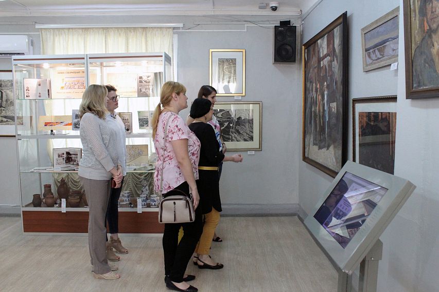 Выставка «Фундаменты» открылась в Старооскольском художественном музее