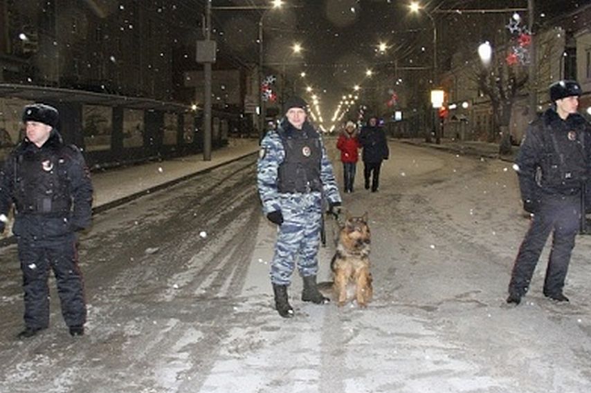 В новогоднюю ночь в Старом Осколе правопорядок обеспечивали около пяти тысяч полицейских