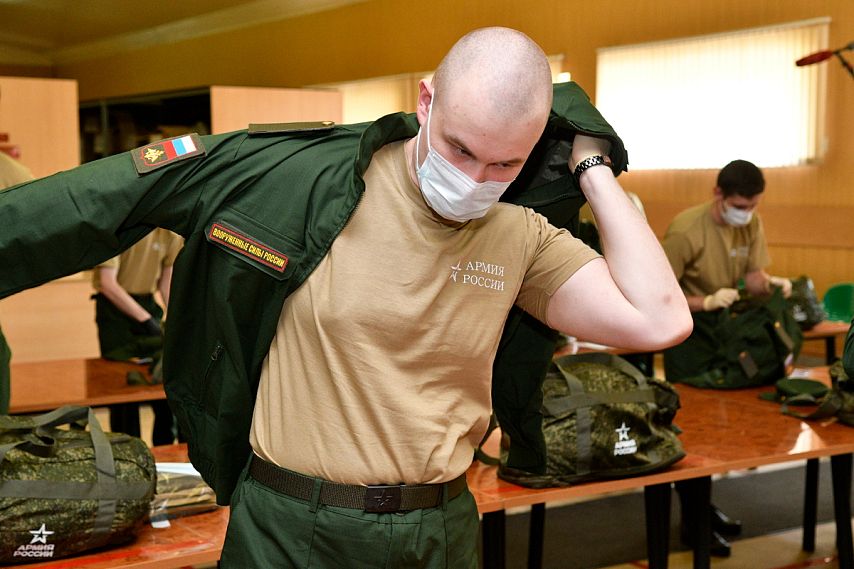 Осенний призыв-2025: новые правила, электронные повестки и ограничения для уклонистов