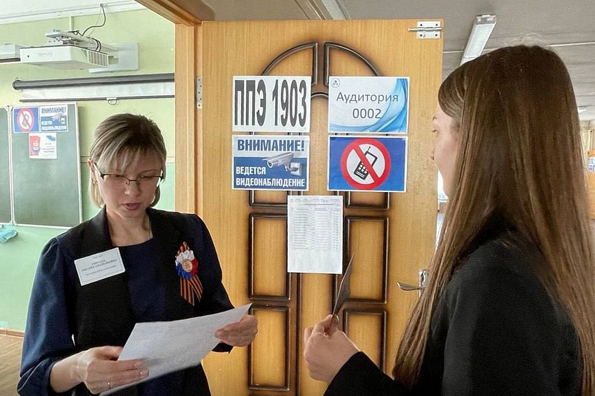 10 выпускников Старооскольского округа получили высший балл по результатам первых двух экзаменов ЕГЭ