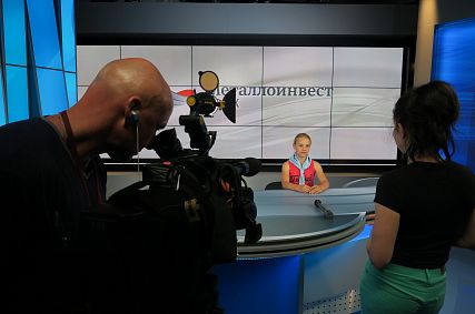Старооскольские школьники попробовали себя на телевидении (фоторепортаж)