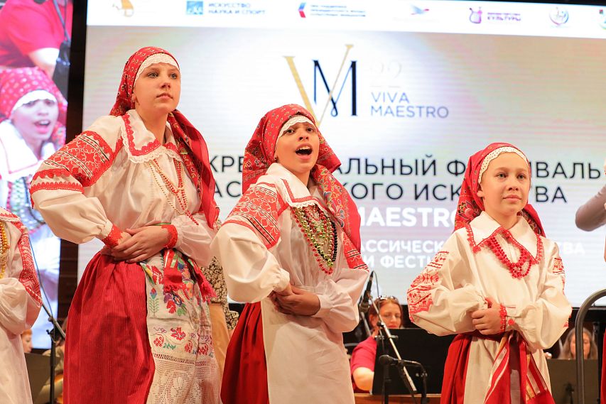 Старооскольские школьники выступили на сцене Белгородской филармонии с известными артистами