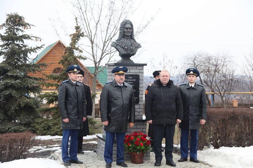 В Старом Осколе открыли памятник первому прокурору России