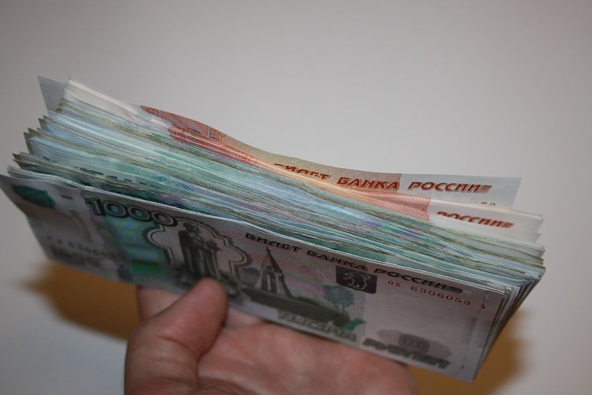 Около ста тысяч рублей похитили у жителей Старого Оскола ломщики денег