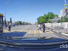 Водитель автобуса в Старом Осколе заплатит штраф после проезда на красный свет