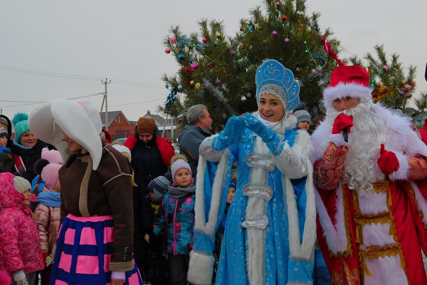Как жители старооскольского микрорайона ИЖС «Казацкий» вместе встретили Новый год