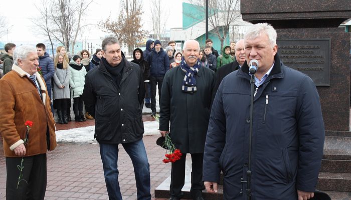Старооскольцы почтили память Почетного гражданина города и области Алексея Угарова 