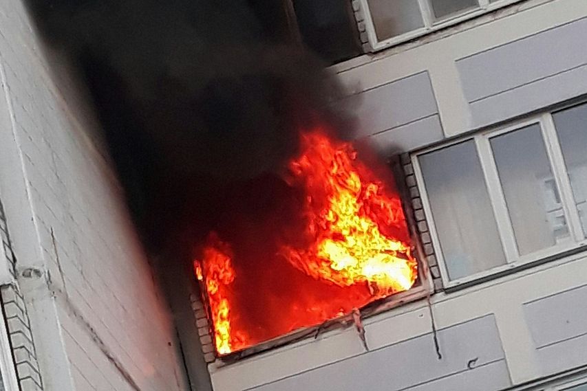 В Старом Осколе горела квартира (фото и видеорепортаж)