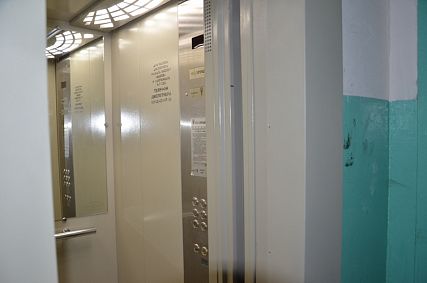 Старооскольцев, оставшихся с лета без лифтов, просят подождать до 23 декабря