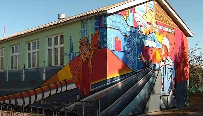 Реставрация фасада школы в селе Незнамово