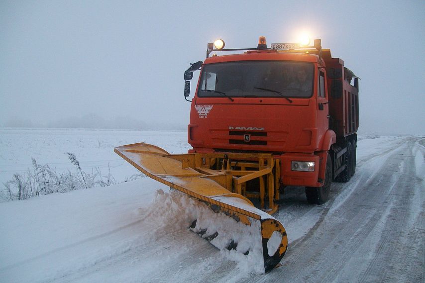 В Белгородской области снег убирают 3 145 человек и 978 единиц техники