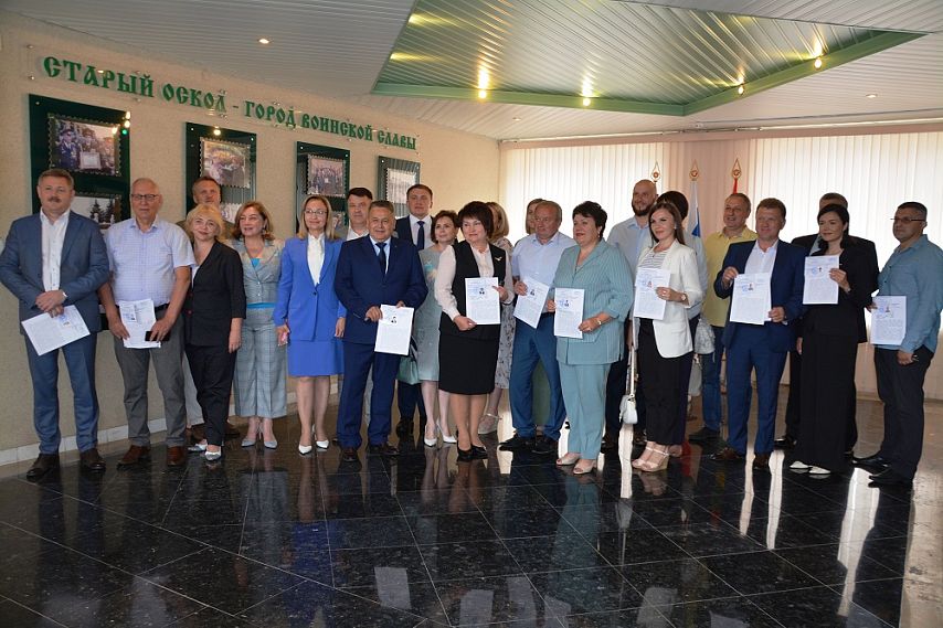 «Единая Россия» первой из партий зарегистрировала своих кандидатов для участия в сентябрьских выборах