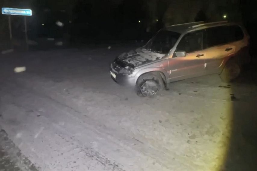 В Старом Осколе «Нива» слетела с дороги и перевернулась