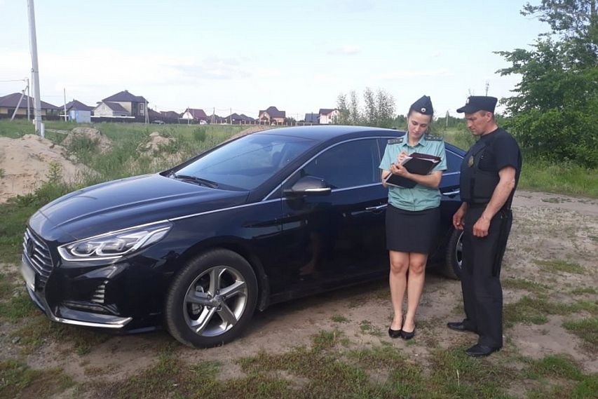 Староосколец заплатил 300 тысяч рублей алиментов после ареста автомобиля