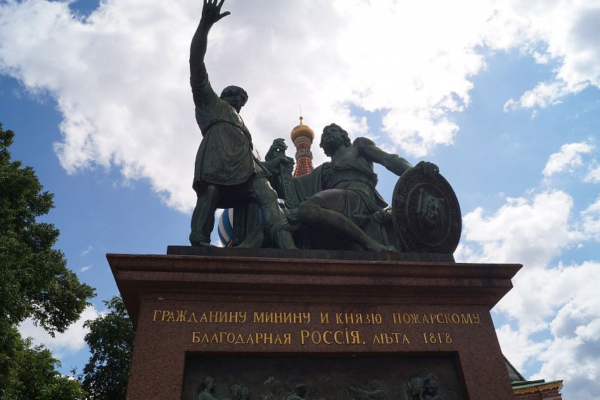 Каждый россиянин может внести вклад в реконструкцию памятника Минину и Пожарскому