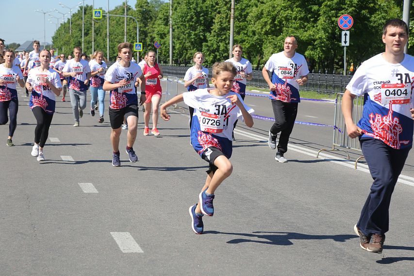 «Праздник бега» собрал в Старом Осколе полторы тысячи спортсменов (фото и видео)