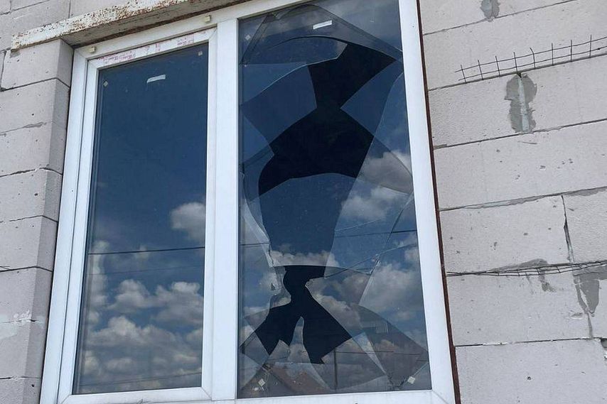 Три дома и два автомобиля повреждены после атаки беспилотников в Старооскольском округе