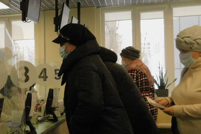 В Белгородской области продлили масочный режим и ограничения для пожилых граждан
