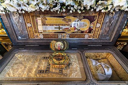 Ковчег с мощами святого патриарха Тихона прибудет в Старый Оскол