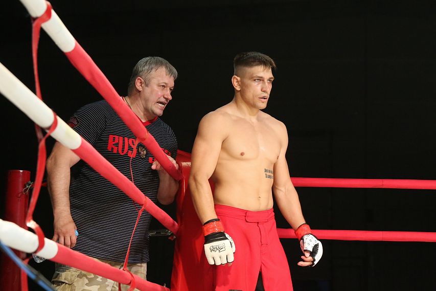 Бой Максима Грабовича и Алексея Кунченко на турнире «M1 Challenge 75» завершён