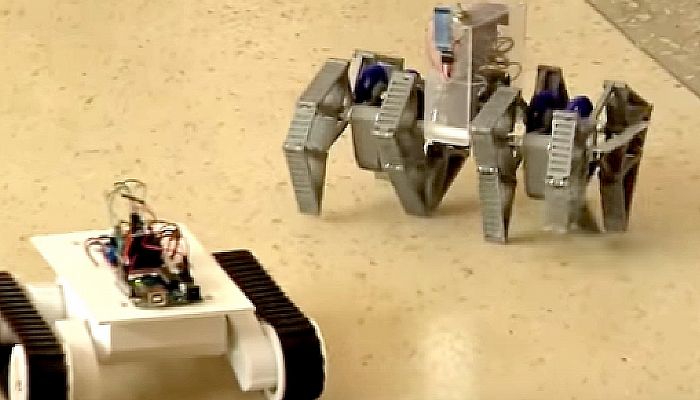 Ученики 24-ой школы создают киборгов и программируют роботов