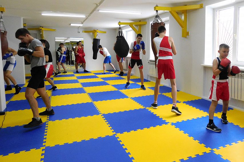 В Старом Осколе после капитального ремонта открыли зал бокса
