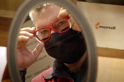 На ОЭМК сотрудников обеспечивают защитными очками с корригирующим эффектом