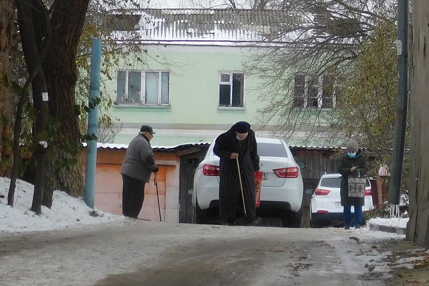 В Белгородской области вновь продлили режим самоизоляции для пожилых граждан