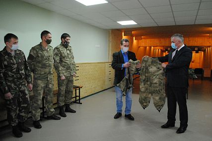 Курсанты военно-патриотических клубов региона получили новую форму от фонда «Поколение» Андрея Скоча