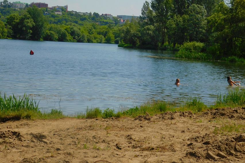 Власти Белгородской области официально открыли пляжи и разрешили работать сотрудникам старше 65 лет