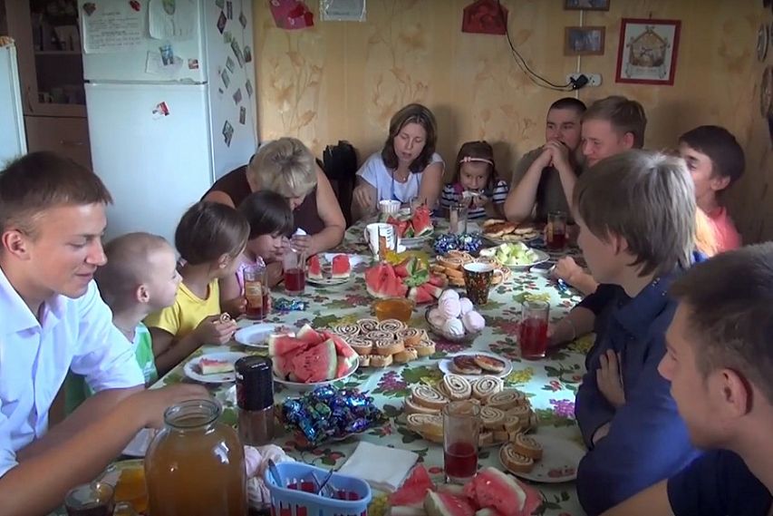 Старооскольская приёмная семья Вяльцевых участвует во Всероссийском конкурсе