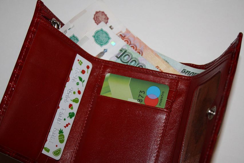 В Старом Осколе третьеклассница перевела мошенникам 90 тысяч рублей с карты матери 