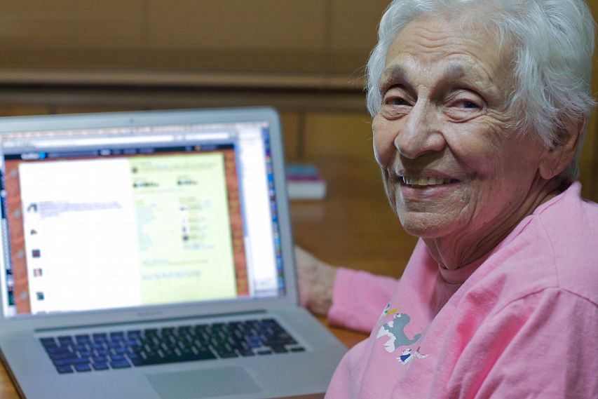 Старооскольских пенсионеров обучают компьютерной грамотности
