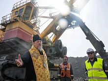 Митрополит Иоанн освятил Лебединский ГОК