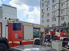 В Старом Осколе неизвестный поджег дверь квартиры