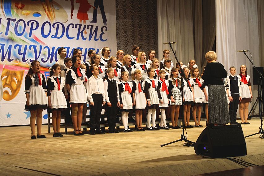 Коллектив школы №28 Старого Оскола стал победителем XI областного фестиваля школьных хоров «Поющее детство»