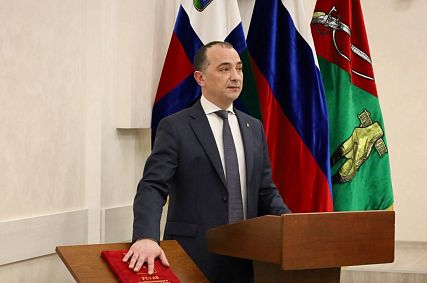 Старооскольские депутаты единогласно утвердили Владимира Жданова на посту главы администрации