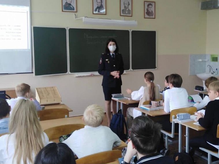 В Старооскольских школах прошёл Всероссийский день правовой помощи детям