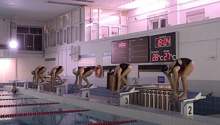 На ОЭМК прошли соревнования по плаванию в зачёт рабочей спартакиады 