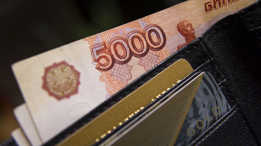Президент предложил выплатить по 10 тысяч рублей пенсионерам и по 15 тысяч рублей военным