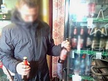 В Старом Осколе продавщицу поймали на продаже спиртного подростку