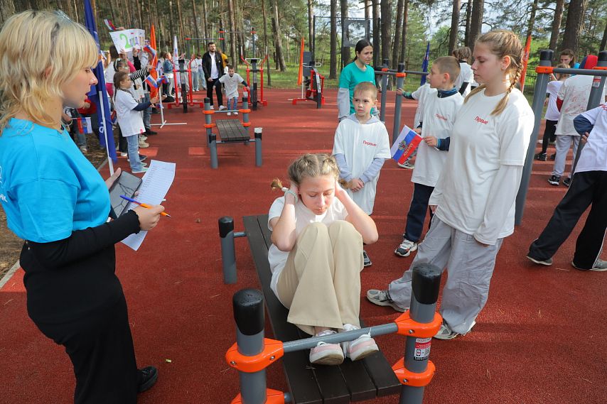 В старооскольском детском лагере «Космос» открыли новую спортивную площадку 