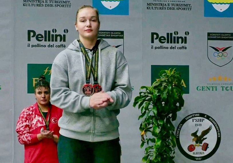 Старооскольская тяжелоатлетка Мария Груздова взяла две бронзы юниорского чемпионата Европы