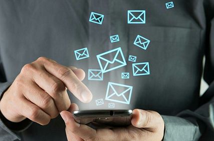 Старооскольцы, оставшиеся без электроэнергии, могут звонить, писать и оставлять мессенджи